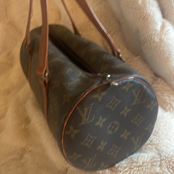 Louis Vuitton Papillon Bag - Picture 2 of 8